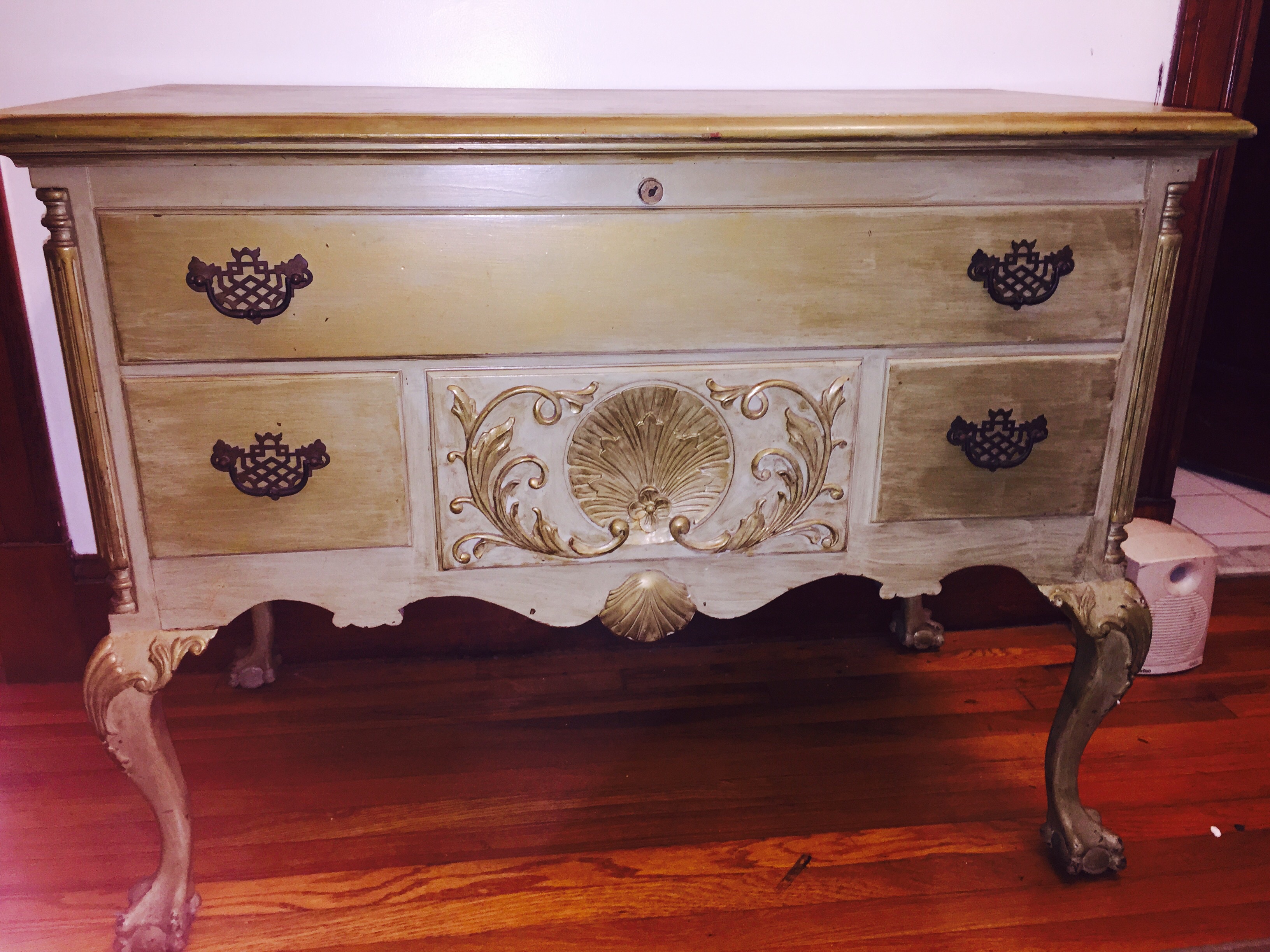 Antique Caswell Runyan Cedar Chest For Sale | 0 | Classifieds