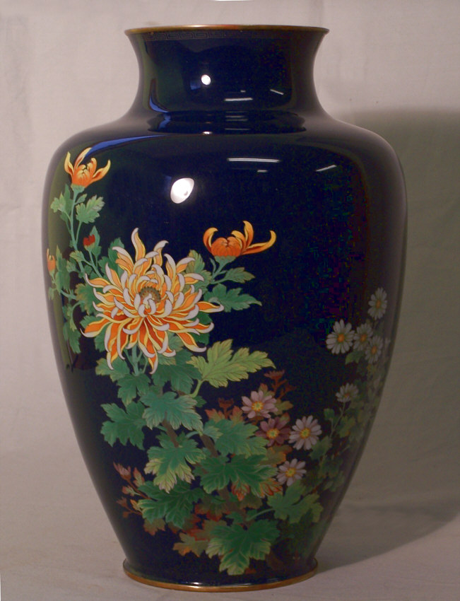 inlaid with Asian wood brass vase