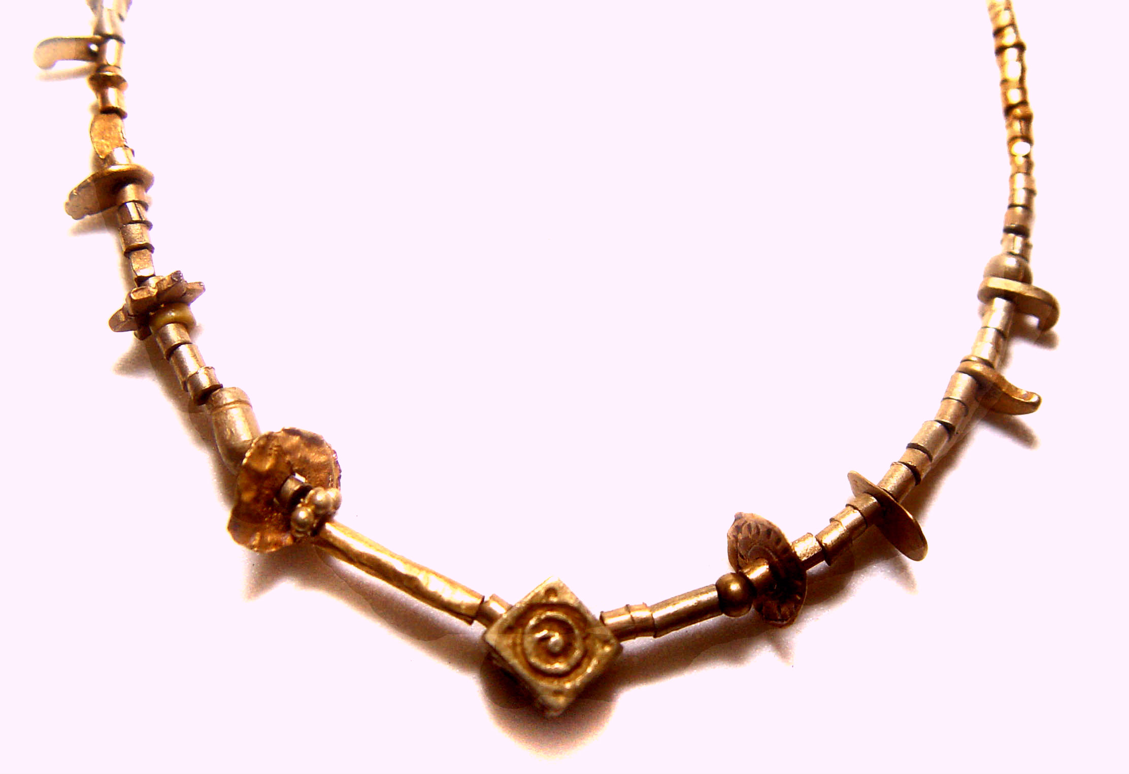 Rare Pyu Micro Solid Gold Necklace 100 -500 AD For Sale | www.ermes-unice.fr | Classifieds