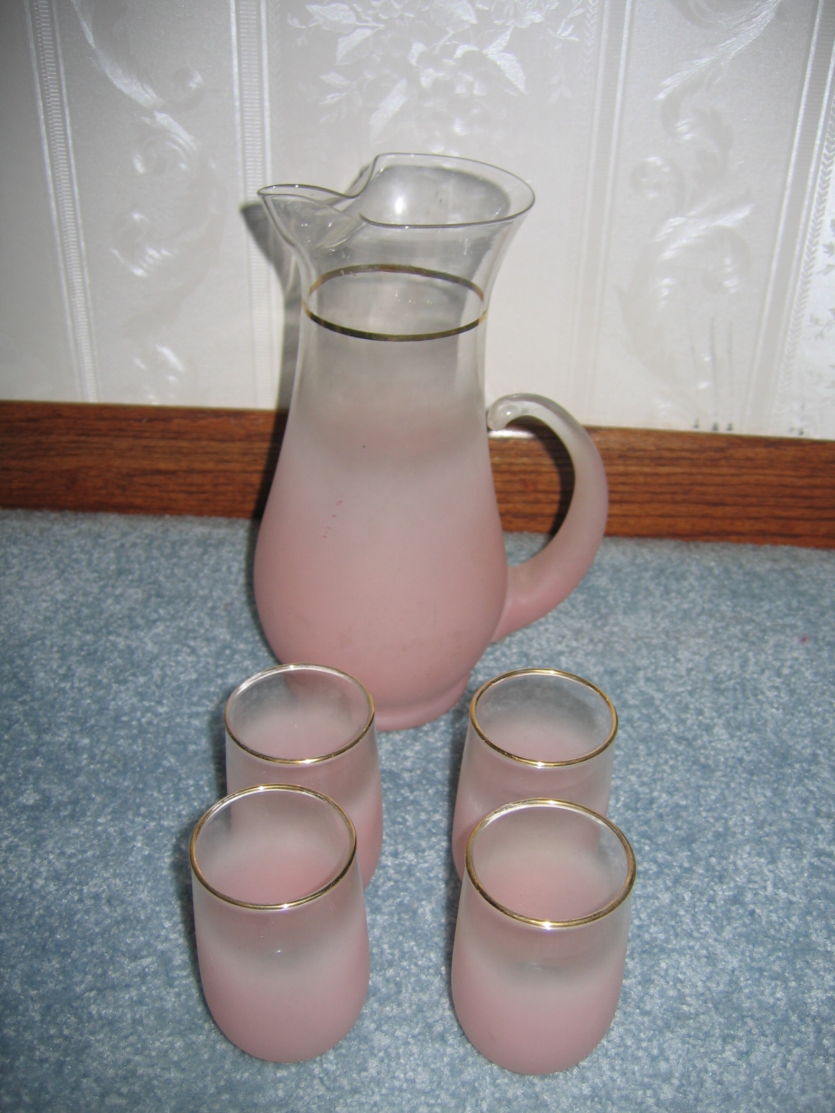 Golden Virginia VTG 1950 West Virginia Glass Company Frosted Pink Blendo Pitcher Gold Ring 9” 