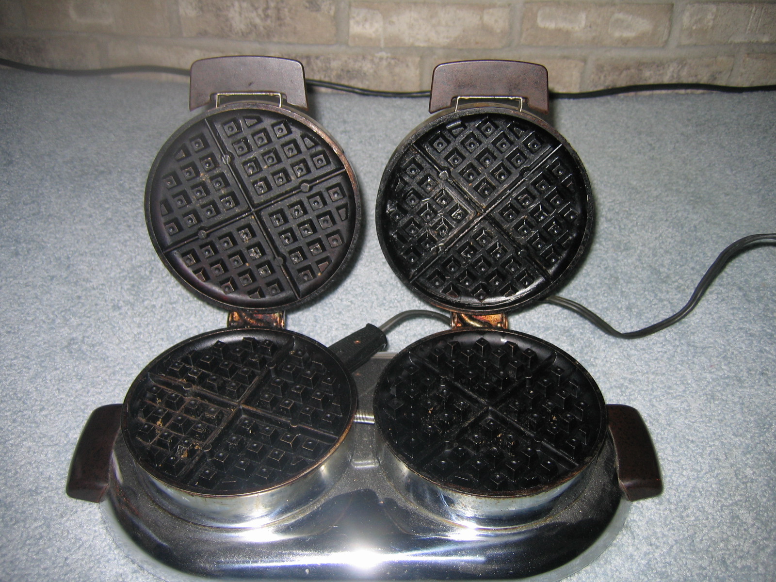 Vintage Waffle Irons 7