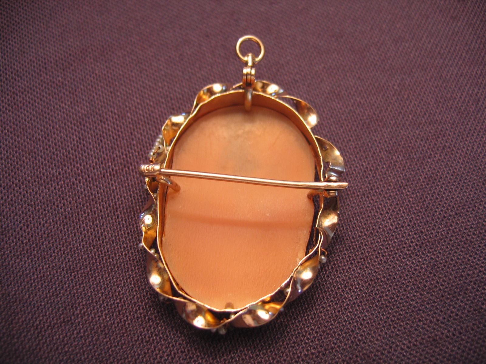 Antique Vintage Italian Houses Hand Carved Cameo 10Kt. Gold Brooch