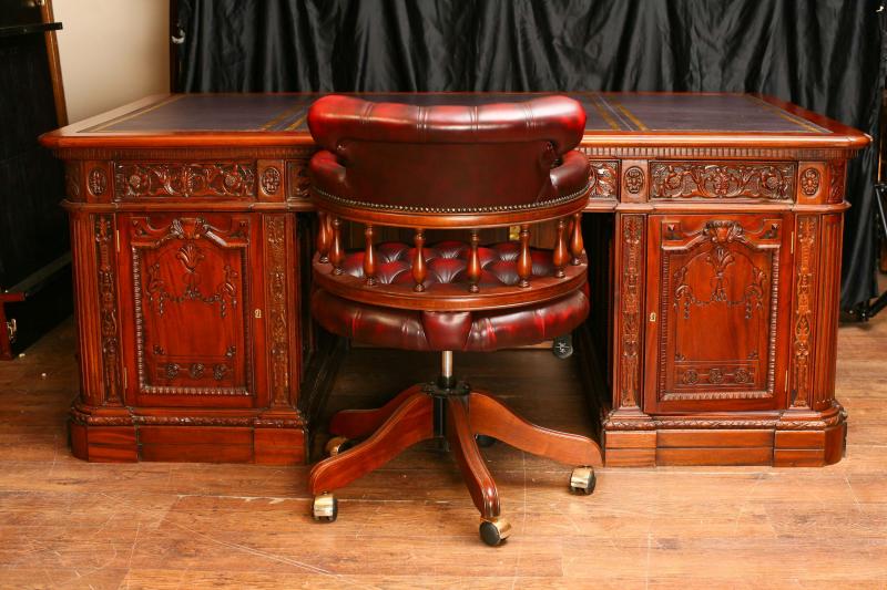 Mahogany Presidents Resolute Desk Partners Chair Set For Sale