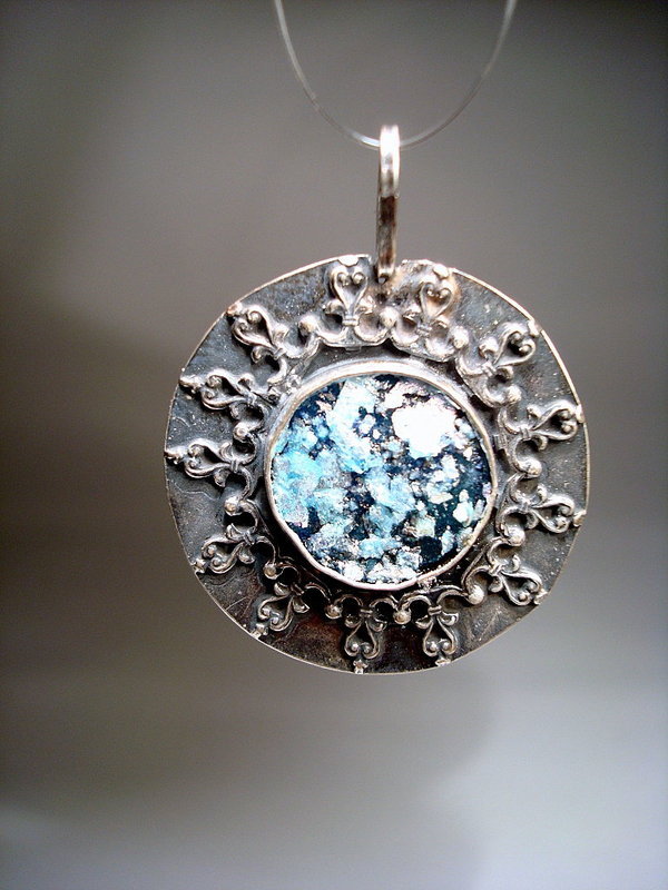 Ancient Roman Glass Jewelry Pendant, 100 300 Ad For Sale Antiques