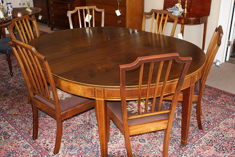 Dining Table: Federal Style Dining Table