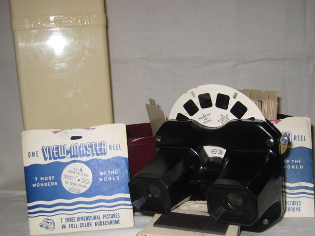 View-Master with 10 Great Reels & Custom Storage Box For Sale