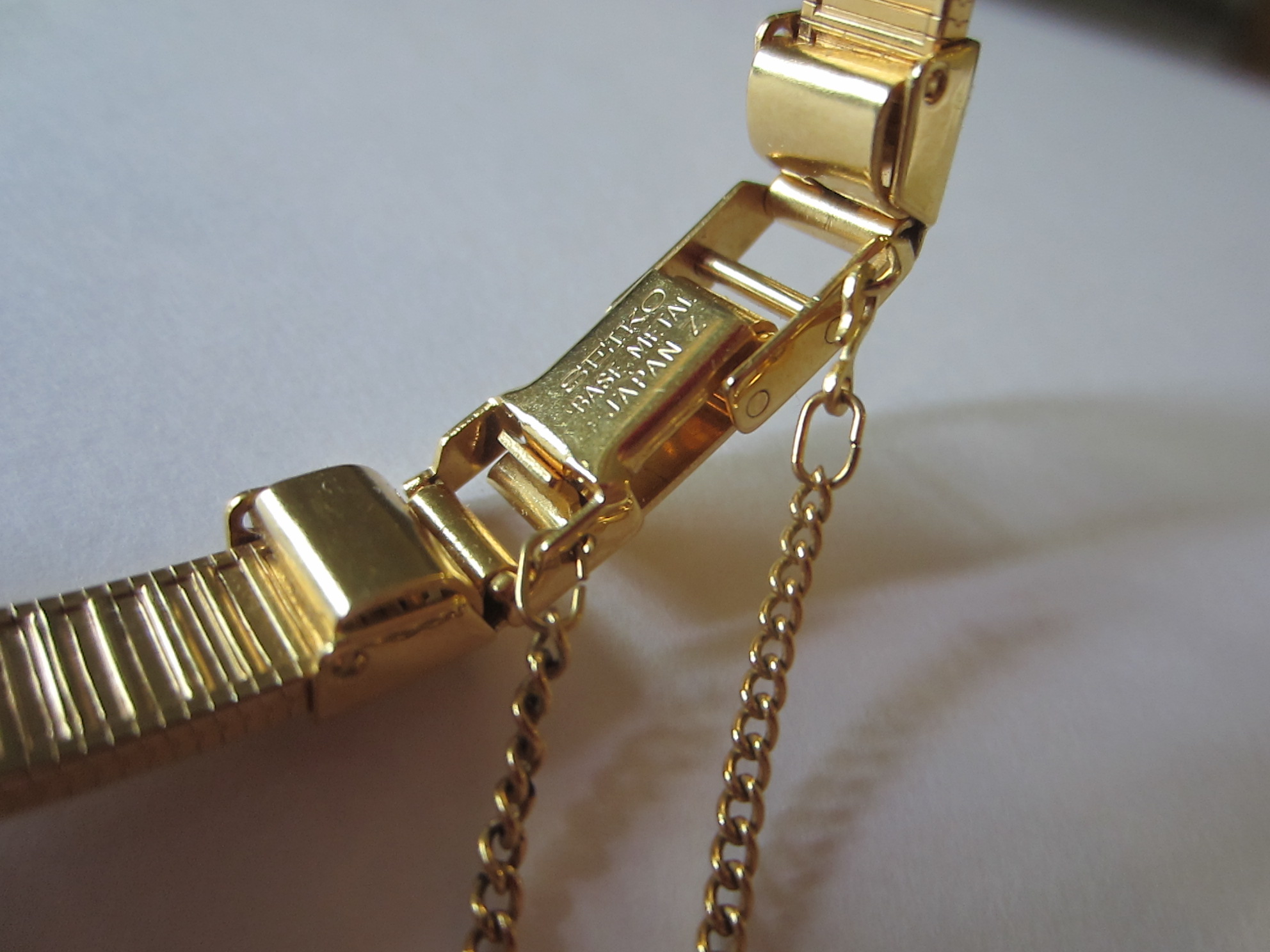 Japan Seiko Quartz Bracelet Watch Black Face For Sale  |  Classifieds