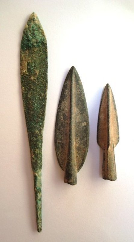 THREE BRONZE ARROW HEADS FROM THE HOLY LAND For Sale | Antiques.com ...